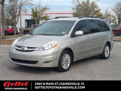 2010 Toyota Sienna XLE