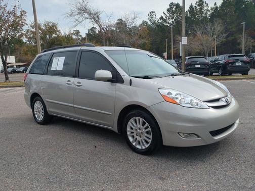 2010 Toyota Sienna XLE