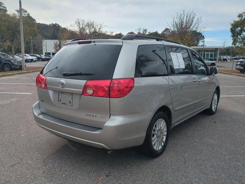 2010 Toyota Sienna XLE