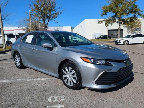 2021 Toyota Camry Hybrid LE