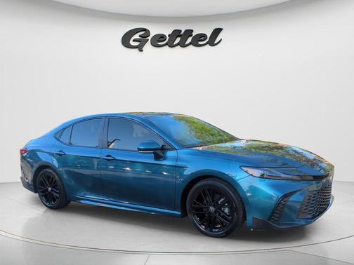 Ocean 2025 Toyota Camry SE
