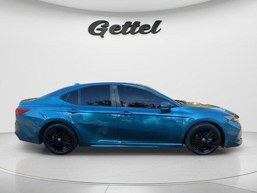 Ocean 2025 Toyota Camry SE