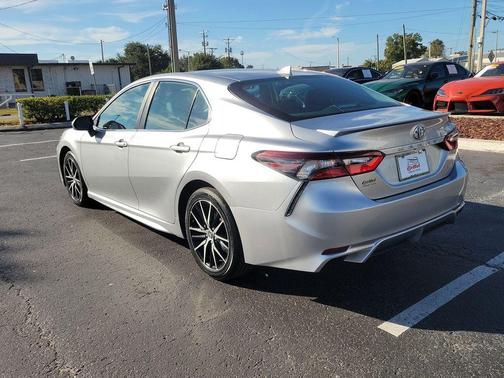 2024 Toyota Camry SE