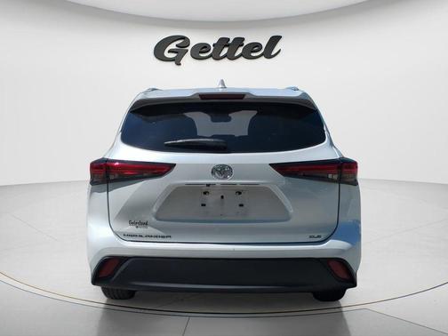 Wind Chill Pearl 2023 Toyota Highlander XLE