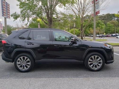 2022 Toyota RAV4 XLE Premium