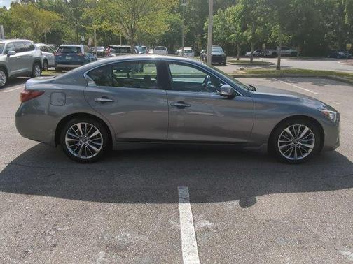 2022 INFINITI Q50 LUXE