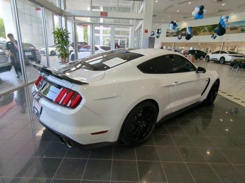 2019 Ford Shelby GT350 Base