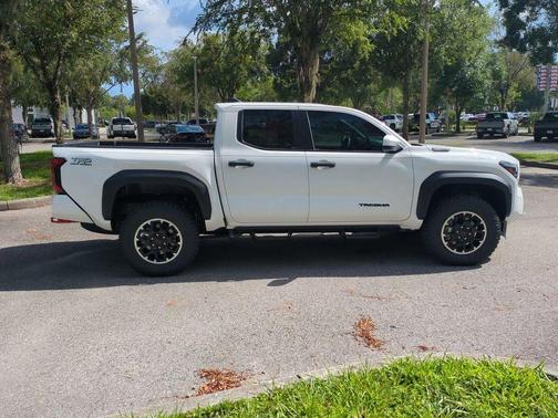 2025 Toyota Tacoma Hybrid TRD Off Road