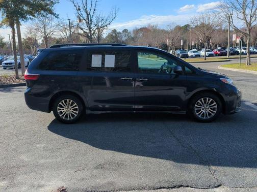2020 Toyota Sienna XLE Premium