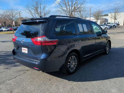 2020 Toyota Sienna XLE Premium