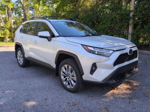 2025 Toyota RAV4 XLE Premium