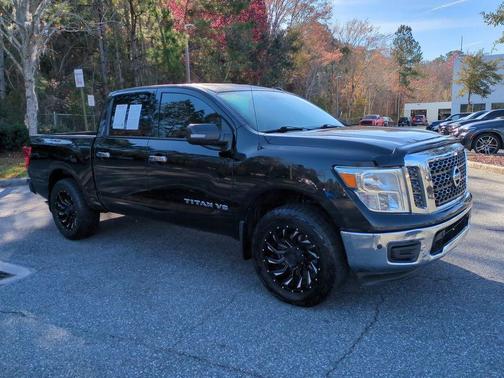 2018 Nissan Titan SV