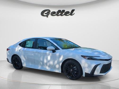 Ice 2026 Toyota Camry SE