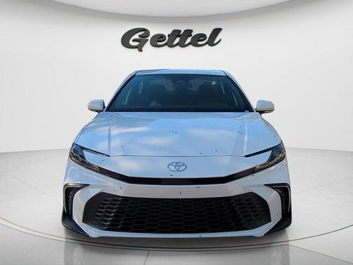 Ice 2026 Toyota Camry SE