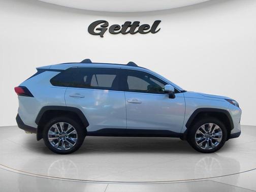 Wind Chill Pearl 2025 Toyota RAV4 XLE Premium