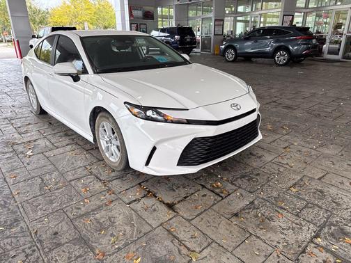 Ice Cap 2025 Toyota Camry LE