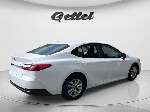 Ice 2025 Toyota Camry LE