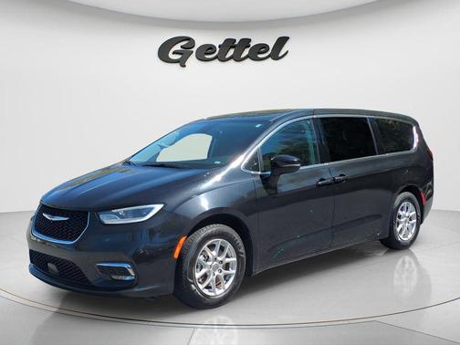 2023 Chrysler Pacifica Touring-L