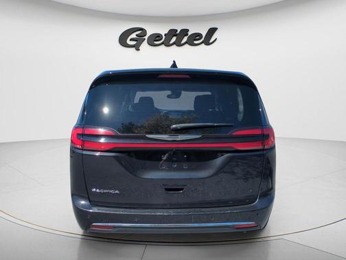 2023 Chrysler Pacifica Touring-L