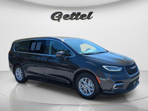 2023 Chrysler Pacifica Touring-L
