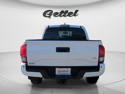 Super White 2016 Toyota Tacoma TRD Sport