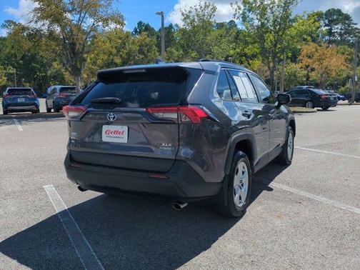 2020 Toyota RAV4 Hybrid XLE