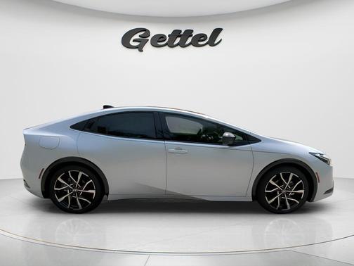 2025 Toyota Prius Plug-In Hybrid XSE