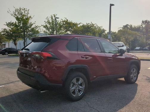 2025 Toyota RAV4 Hybrid LE