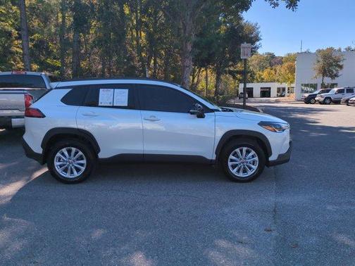 2025 Toyota Corolla Cross LE