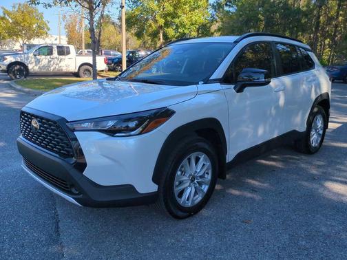 2025 Toyota Corolla Cross LE