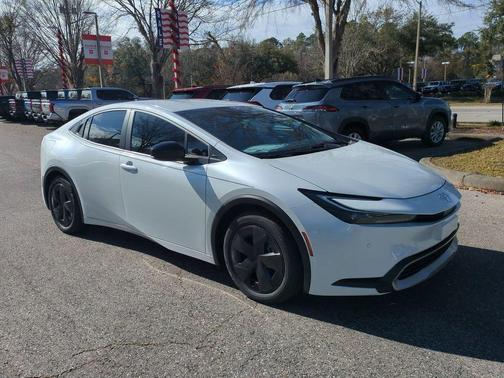 2026 Toyota Prius Plug-In Hybrid SE