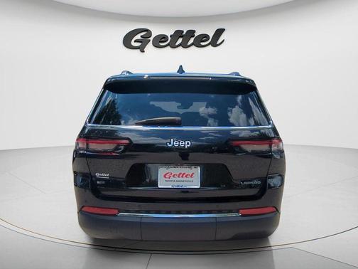 Diamond Black 2021 Jeep Grand Cherokee L Laredo