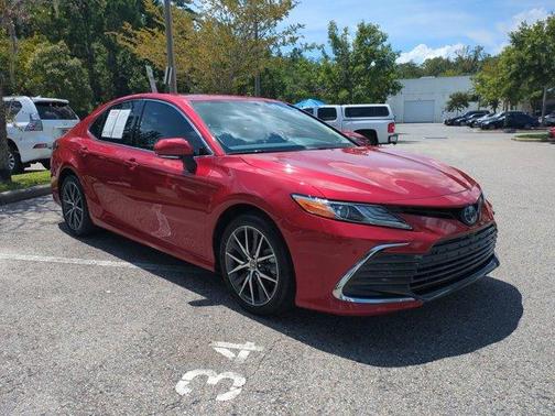 2023 Toyota Camry Hybrid XLE