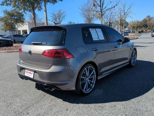 2017 Volkswagen Golf R 4-Door