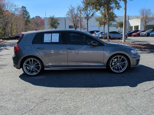 2017 Volkswagen Golf R 4-Door