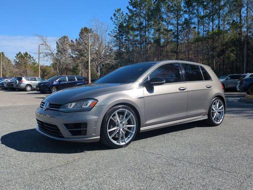 2017 Volkswagen Golf R 4-Door