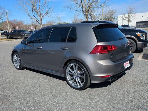 2017 Volkswagen Golf R 4-Door