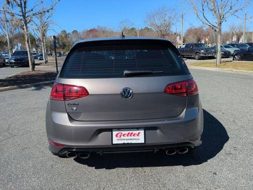 2017 Volkswagen Golf R 4-Door