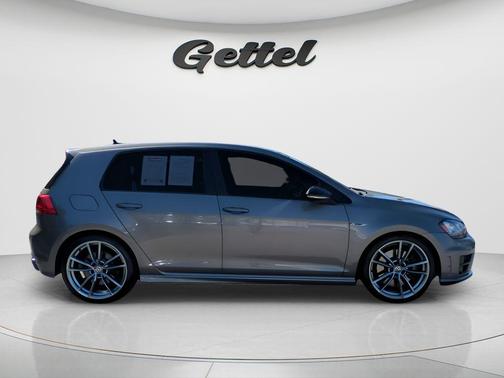 2017 Volkswagen Golf R 4-Door