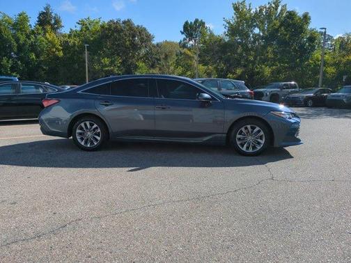 2022 Toyota Avalon XLE