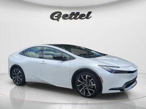 Pearl 2024 Toyota Prius Prime XSE