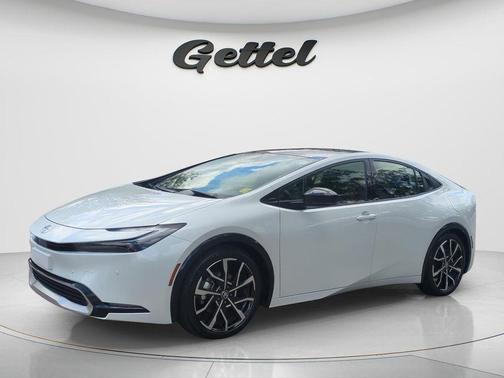 Pearl 2024 Toyota Prius Prime XSE