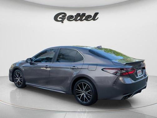 2021 Toyota Camry Hybrid SE