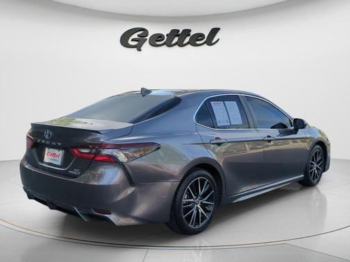 2021 Toyota Camry Hybrid SE