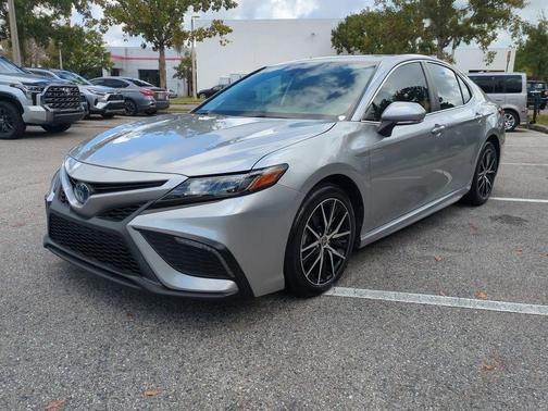 2023 Toyota Camry Hybrid SE