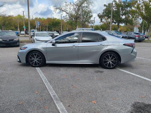 2023 Toyota Camry Hybrid SE