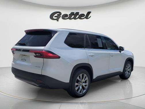 Pearl 2024 Toyota Grand Highlander Hybrid LIMITED