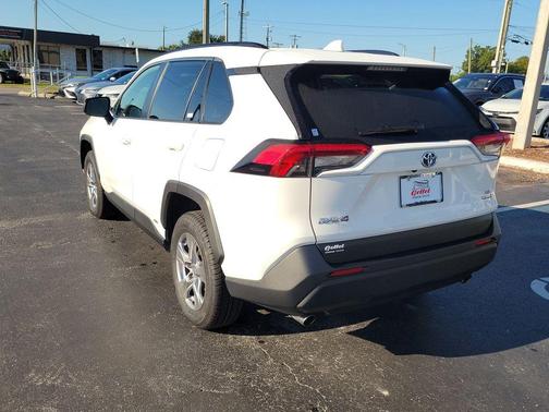 2023 Toyota RAV4 Hybrid LE