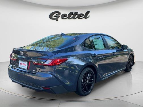 Cosmos 2026 Toyota Camry SE