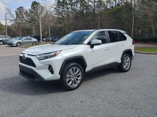 2023 Toyota RAV4 XLE Premium